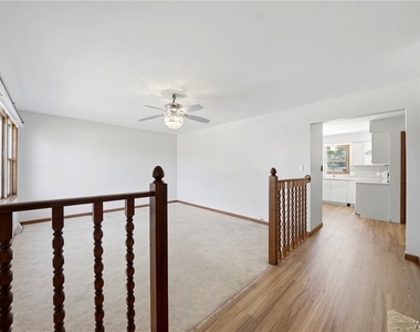 555 Lakeview Avenue - Photo Thumbnail 4