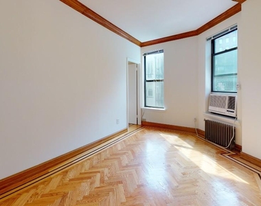 East 19th Street - Photo Thumbnail 3