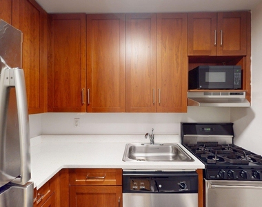 East 63rd Street - Photo Thumbnail 1