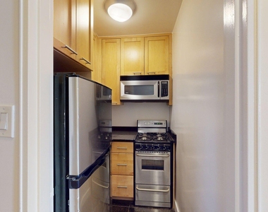 East 79th Street - Photo Thumbnail 1