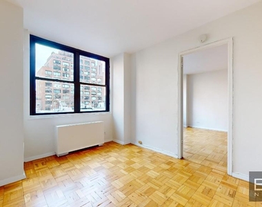 East 49th Street - Photo Thumbnail 2