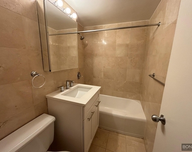 East 55th Street - Photo Thumbnail 5