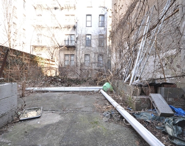 1065 Sterling Place - Photo Thumbnail 9