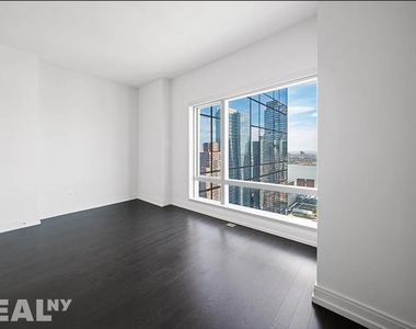 10th Avenue - Photo Thumbnail 1