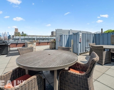 Chrystie St. - Photo Thumbnail 7