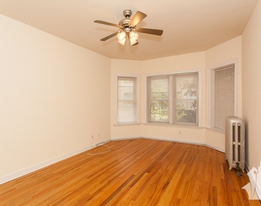 3912-3928 N Pine Grove Ave - Photo Thumbnail 4