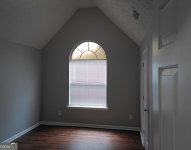 235 Vaness Drive - Photo Thumbnail 15