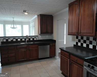 235 Vaness Drive - Photo Thumbnail 4