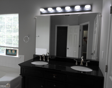 235 Vaness Drive - Photo Thumbnail 13