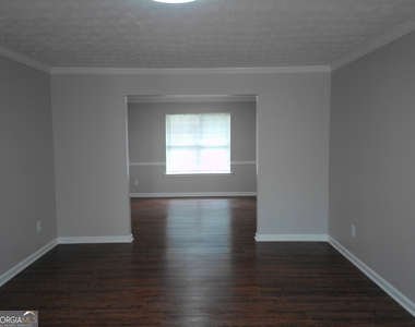 235 Vaness Drive - Photo Thumbnail 7