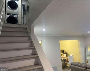3045 Shadow Walk Lane - Photo Thumbnail 12