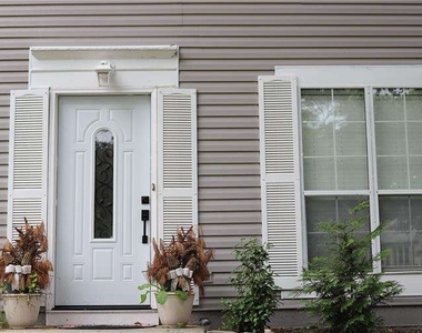 3045 Shadow Walk Lane - Photo Thumbnail 1