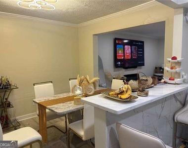 3045 Shadow Walk Lane - Photo Thumbnail 9
