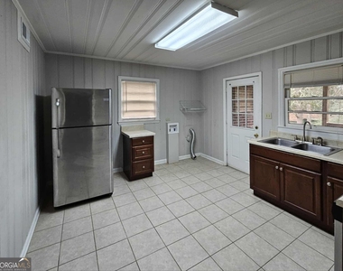 268 Elks Street - Photo Thumbnail 2