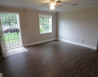 260 Elm Street Nw - Photo Thumbnail 2