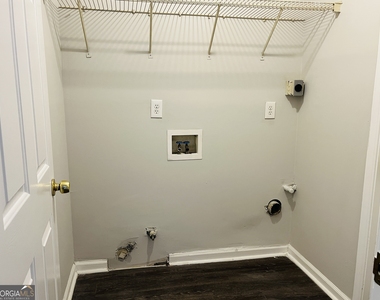 5612 Feldwood Road - Photo Thumbnail 32