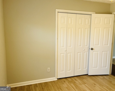 5612 Feldwood Road - Photo Thumbnail 15