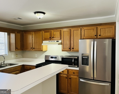 5612 Feldwood Road - Photo Thumbnail 10