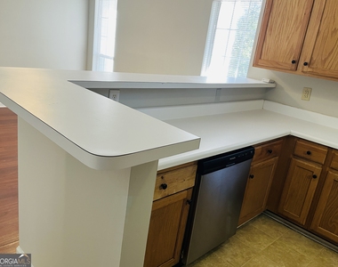 5612 Feldwood Road - Photo Thumbnail 12