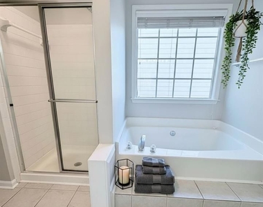 2523 Alvecot Circle - Photo Thumbnail 22
