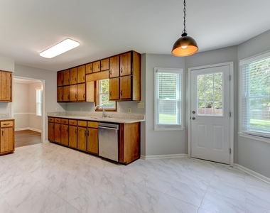 180 Fairfield Circle - Photo Thumbnail 18
