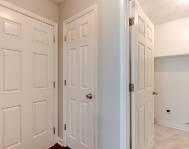 180 Fairfield Circle - Photo Thumbnail 21