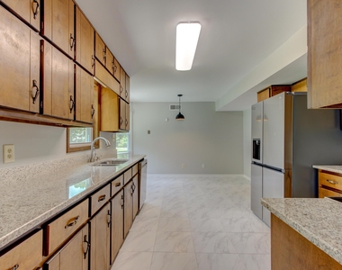 180 Fairfield Circle - Photo Thumbnail 15