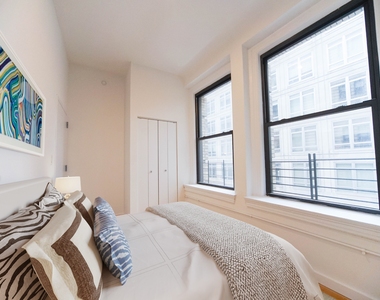 135 William Street - Photo Thumbnail 4