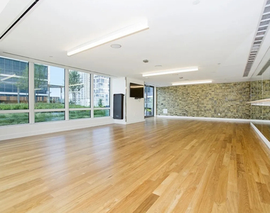 43-25 Hunter Street - Photo Thumbnail 8