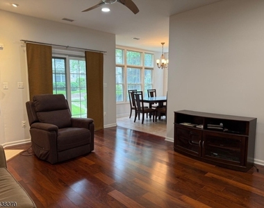 620 Turlington Ct - Photo Thumbnail 4