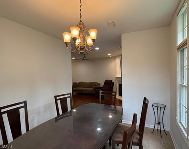 620 Turlington Ct - Photo Thumbnail 5