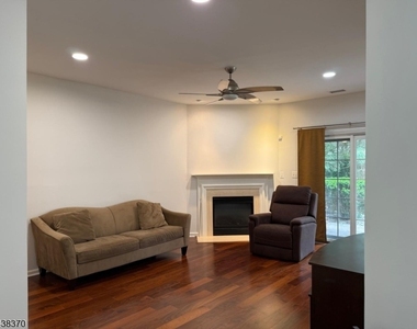 620 Turlington Ct - Photo Thumbnail 1