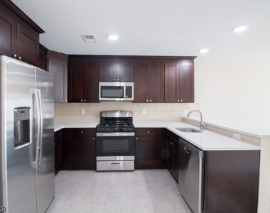 1664 Stuyvesant Ave - Photo Thumbnail 4