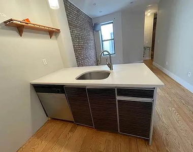 772 Jefferson Avenue - Photo Thumbnail 5