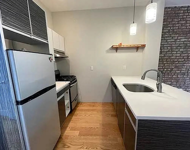 772 Jefferson Avenue - Photo Thumbnail 6