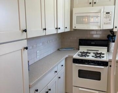 102 Brown Avenue - Photo Thumbnail 9
