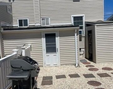 102 Brown Avenue - Photo Thumbnail 20