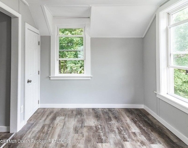 306 Henley Avenue - Photo Thumbnail 5