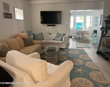106 Mathis Place - Photo Thumbnail 12