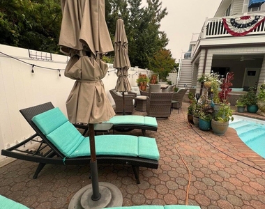 106 Mathis Place - Photo Thumbnail 1