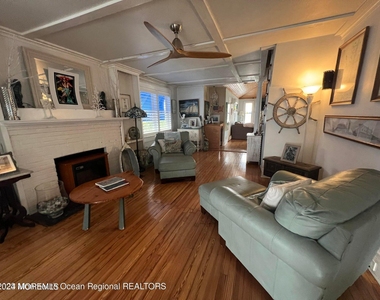 106 Mathis Place - Photo Thumbnail 8