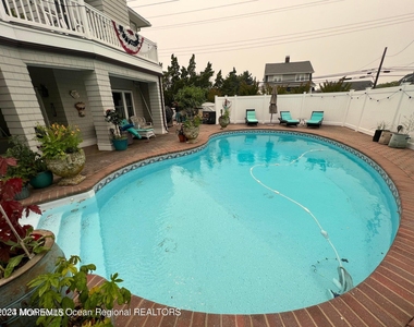 106 Mathis Place - Photo Thumbnail 18