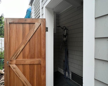 106 Mathis Place - Photo Thumbnail 5