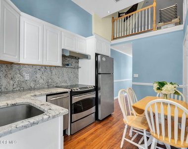 407 Grand Central Avenue - Photo Thumbnail 8