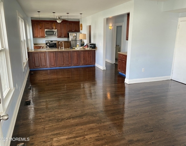 201 16th Avenue - Photo Thumbnail 2