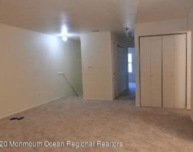 268 Gloucester Court - Photo Thumbnail 4