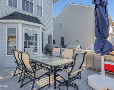 11 Peaksail Drive - Photo Thumbnail 25