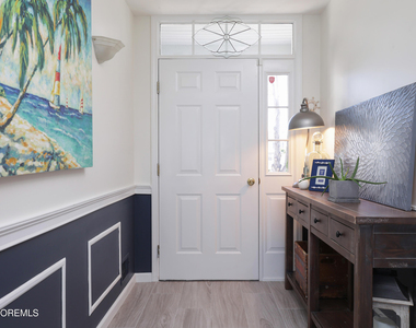 11 Peaksail Drive - Photo Thumbnail 3