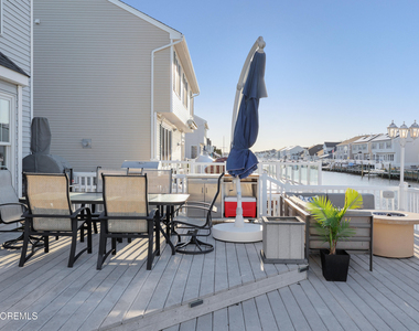 11 Peaksail Drive - Photo Thumbnail 19