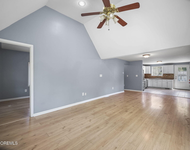 804 Nutswamp Road - Photo Thumbnail 8